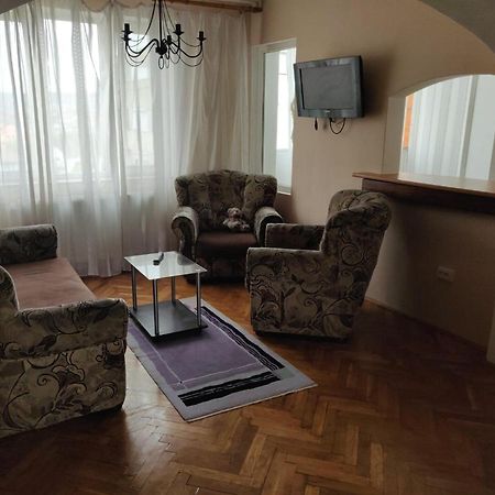 Pelican Proxy Apartment Oradea Extérieur photo
