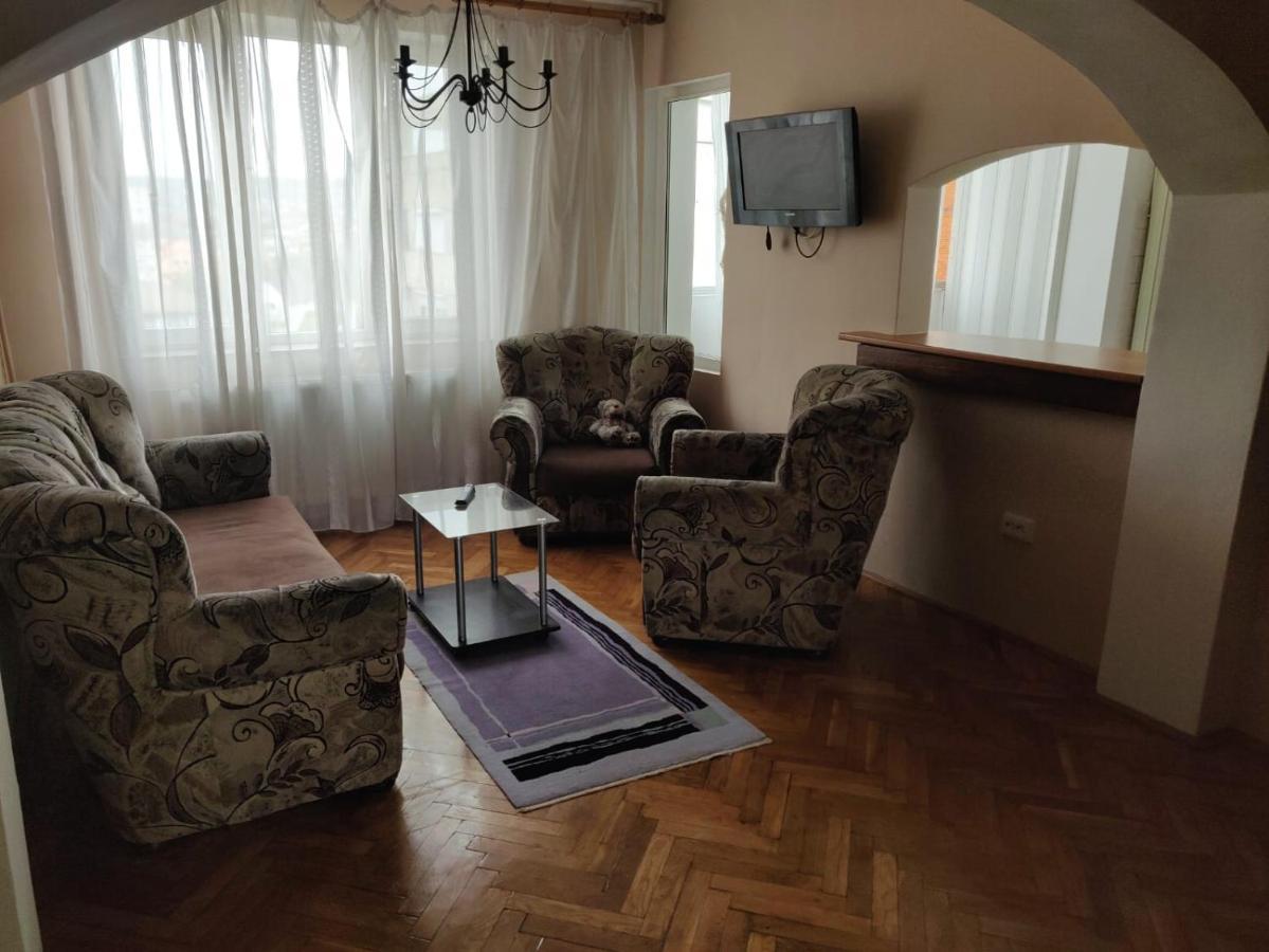Pelican Proxy Apartment Oradea Extérieur photo