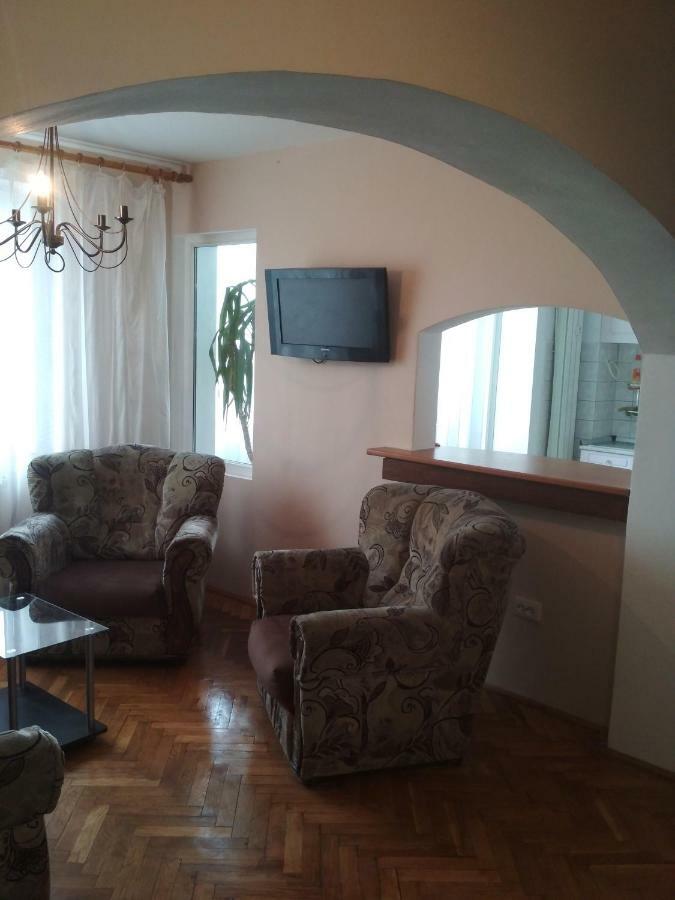 Pelican Proxy Apartment Oradea Extérieur photo